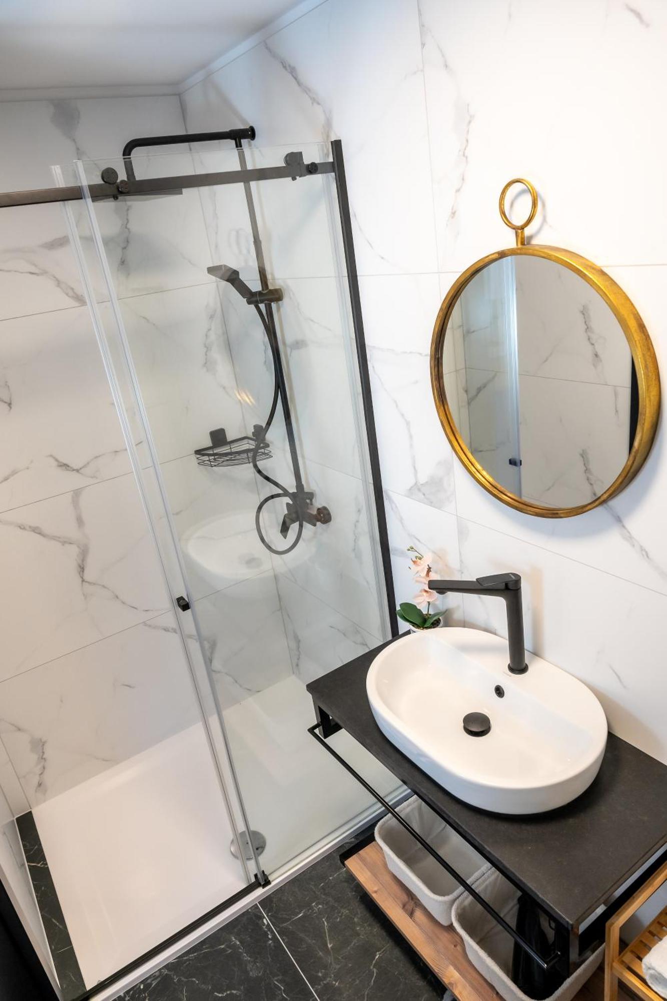 Island Apartments Izola Bilik gambar