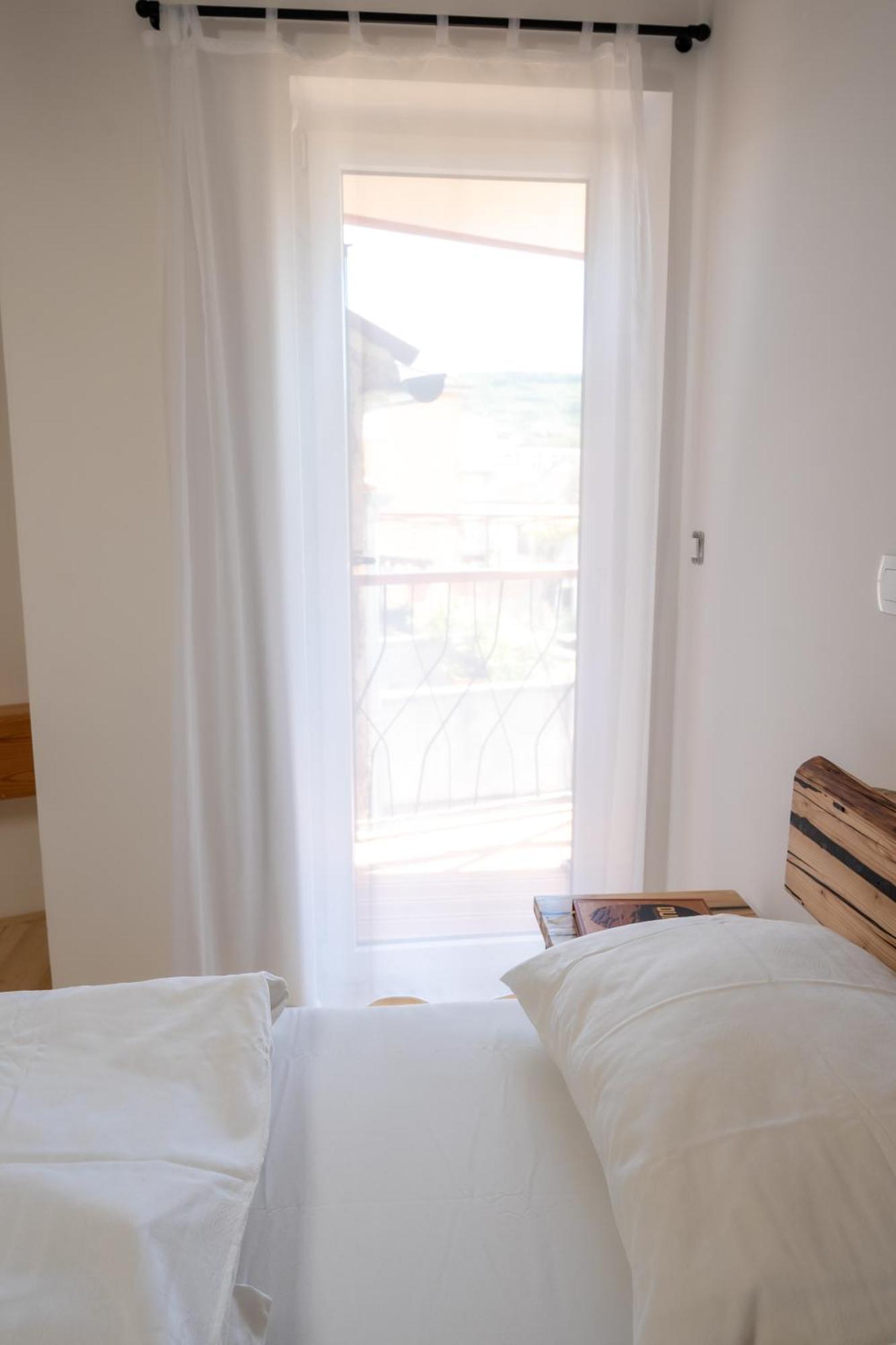Island Apartments Izola Bilik gambar
