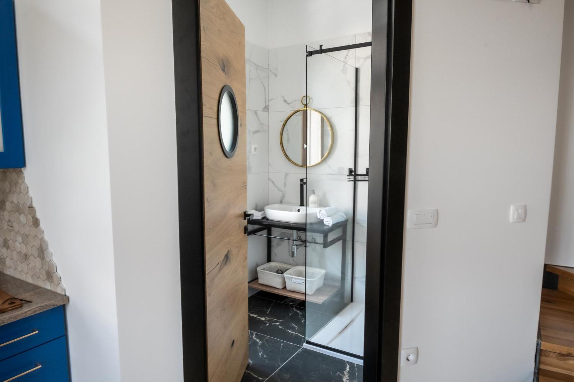 Island Apartments Izola Bilik gambar