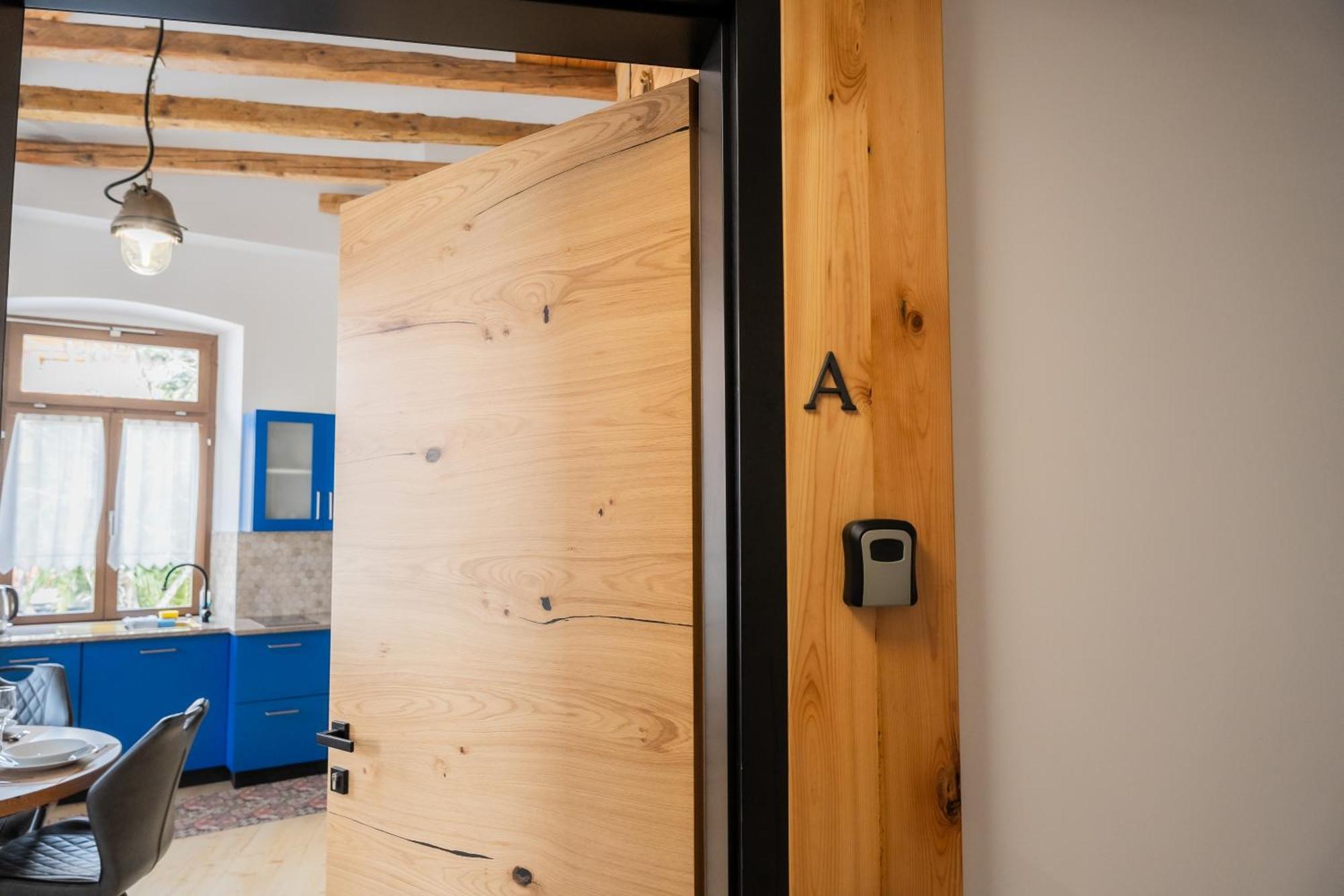 Island Apartments Izola Bilik gambar